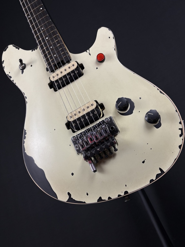 EVH EVH Limited Edition Wolfgang Special Striped Series, Distressed Ivory - Guitars