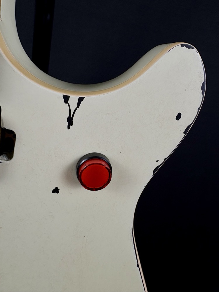 EVH EVH Limited Edition Wolfgang Special Striped Series, Distressed Ivory - Guitars