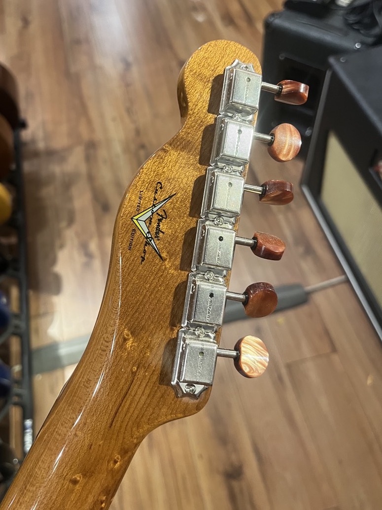 Fender Custom Shop Fender Custom Shop Artisan Knotty Pine Tele Thinline - Aged Natural - Guitars