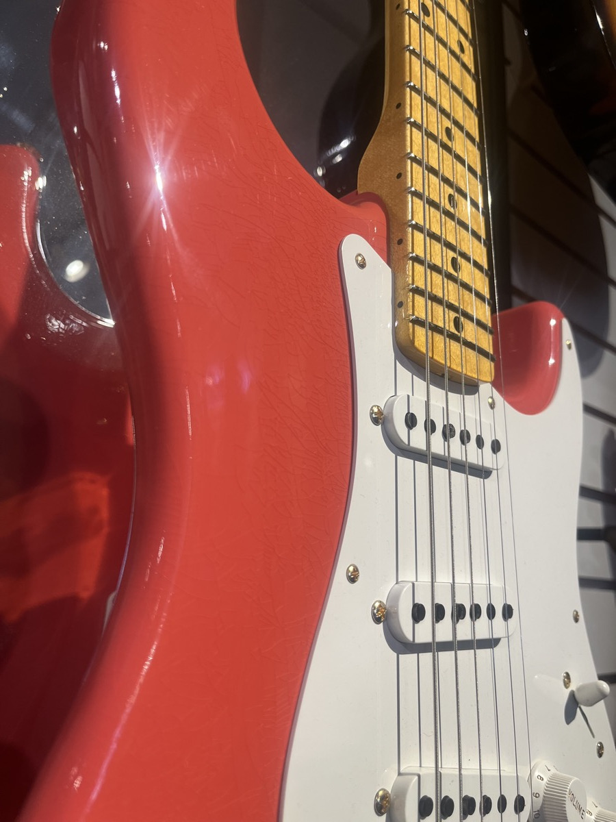 Fender Custom Shop Fender Custom Shop 1955 Strat DLX Closet Classic, Faded Aged Fiesta Red - Guitars