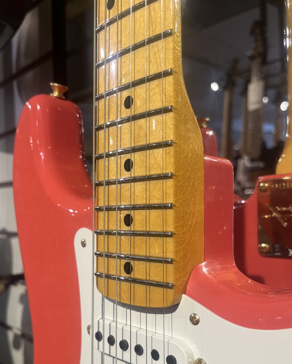 Fender Custom Shop Fender Custom Shop 1955 Strat DLX Closet Classic, Faded Aged Fiesta Red - Guitars