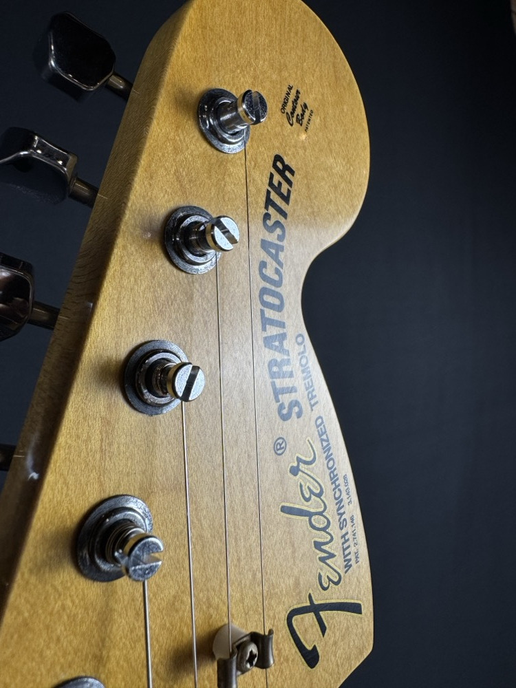 Fender Custom Shop Fender Custom Shop 1969 Strat Journeyman Relic, Faded Shoreline Gold, Maple Neck - Guitars