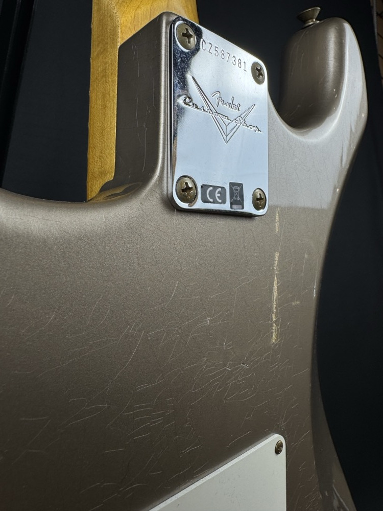 Fender Custom Shop Fender Custom Shop 1969 Strat Journeyman Relic, Faded Shoreline Gold, Maple Neck - Guitars