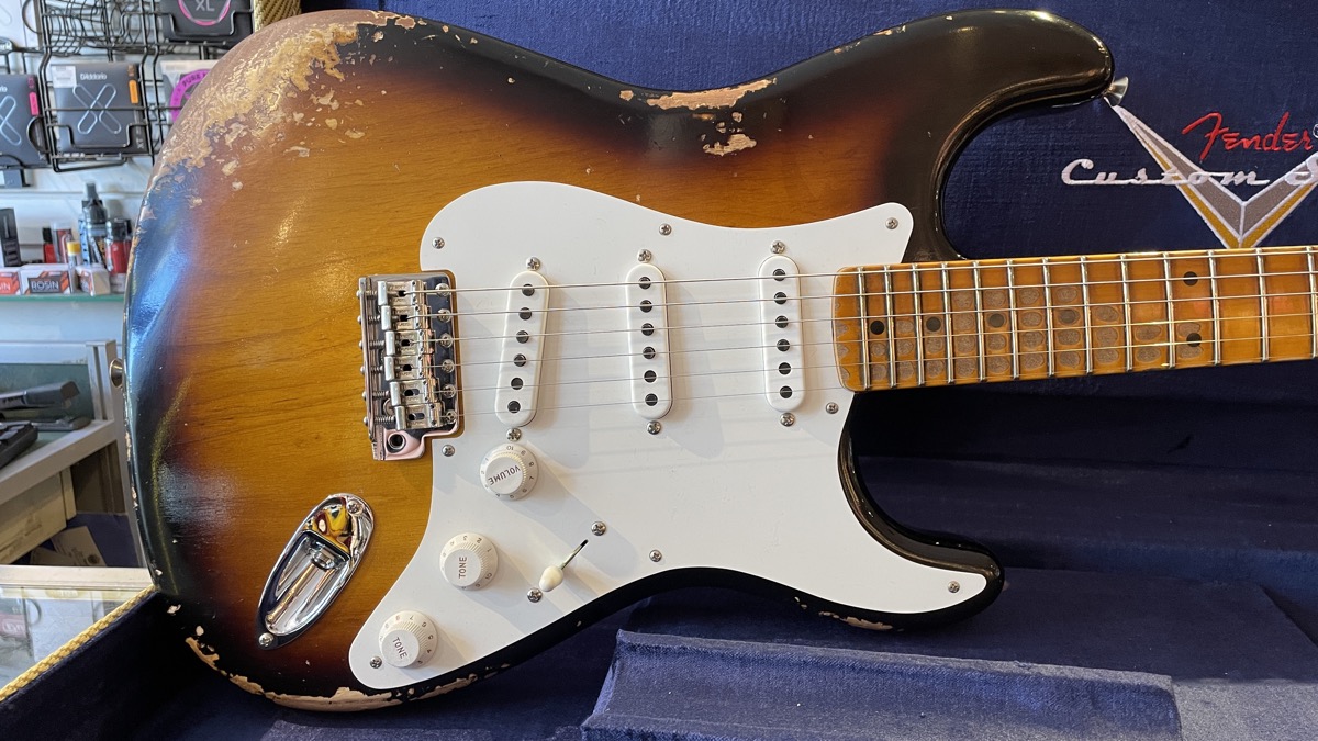 Fender Custom Shop Fender Custom Shop 1955 Stratocaster Heavy Relic, Aged 2-Colour Sunburst - Guitars