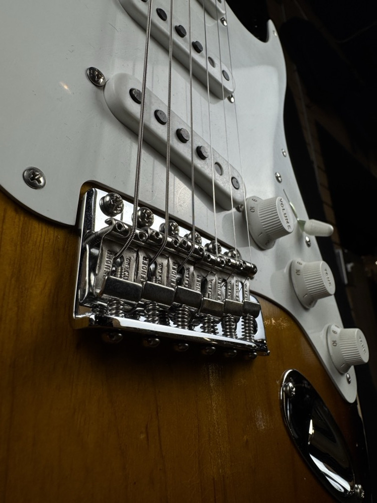 Fender Custom Shop Fender Custom Shop 1955 Stratocaster Heavy Relic, Aged 2-Colour Sunburst - Guitars