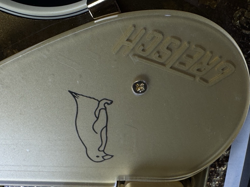 Gretsch Gretsch G6134TG Limited Edition Paisley Penguin - Gold Paisley - Guitars