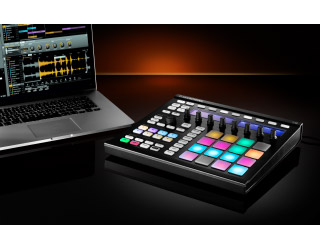 Native Instruments Maschine MKII Black Groove Production Studio