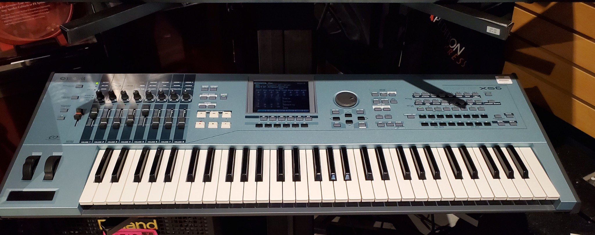 Yamaha MOTIF XS6 Music Synthesizer Workstation