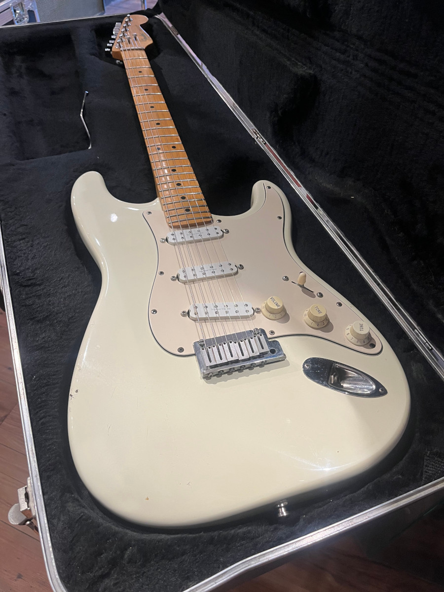 USED Fender 1989 American Standard Stratocaster - Arctic White w/OHSC ...