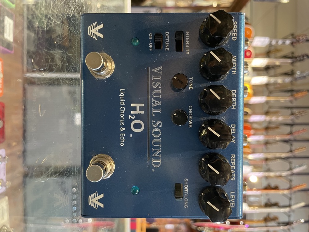 USED Visual Sound H2O Chorus Echo Pedal V3: Canadian Online Music