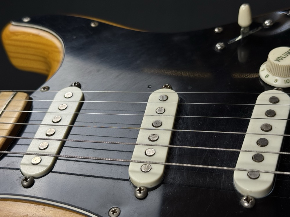 Fender USED Fender 1975/76 Stratocaster Natural w/Case - Used