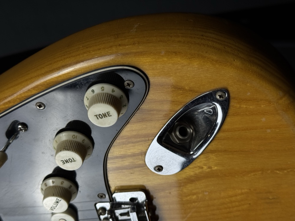 Fender USED Fender 1975/76 Stratocaster Natural w/Case - Used