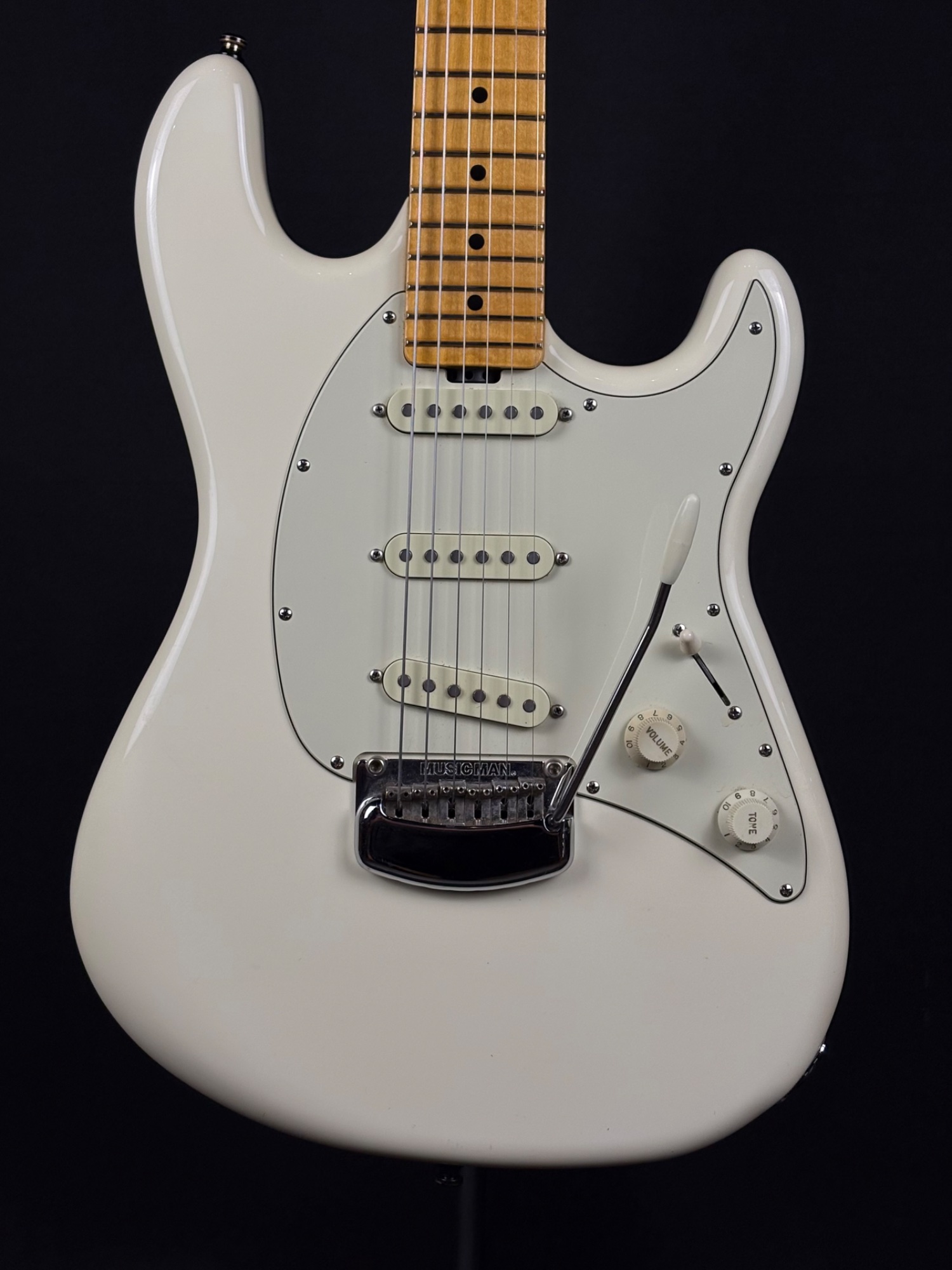 Ernie Ball USED Ernie Ball Music Man 2016 Cutlass Ivory w/OHSC - Used