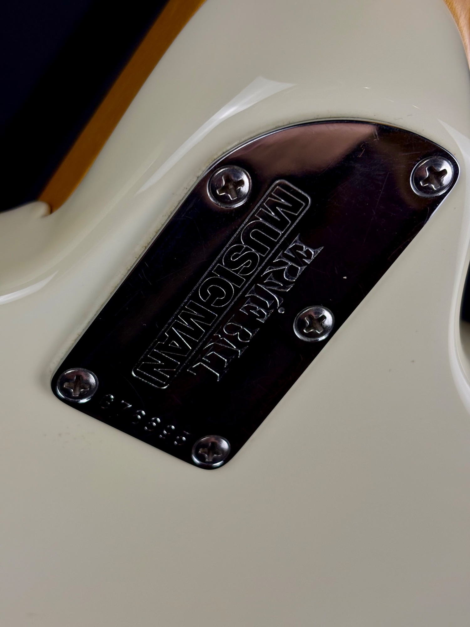 Ernie Ball USED Ernie Ball Music Man 2016 Cutlass Ivory w/OHSC - Used