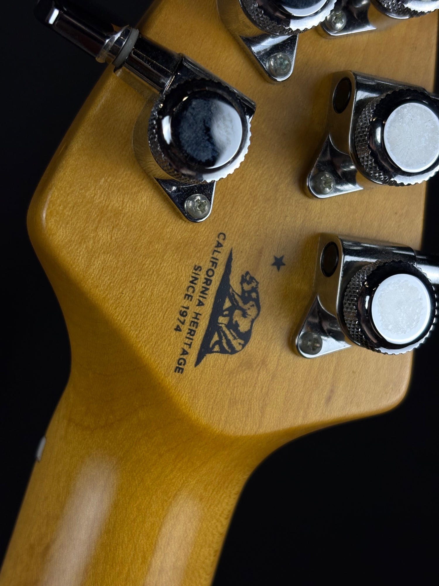 Ernie Ball USED Ernie Ball Music Man 2016 Cutlass Ivory w/OHSC - Used
