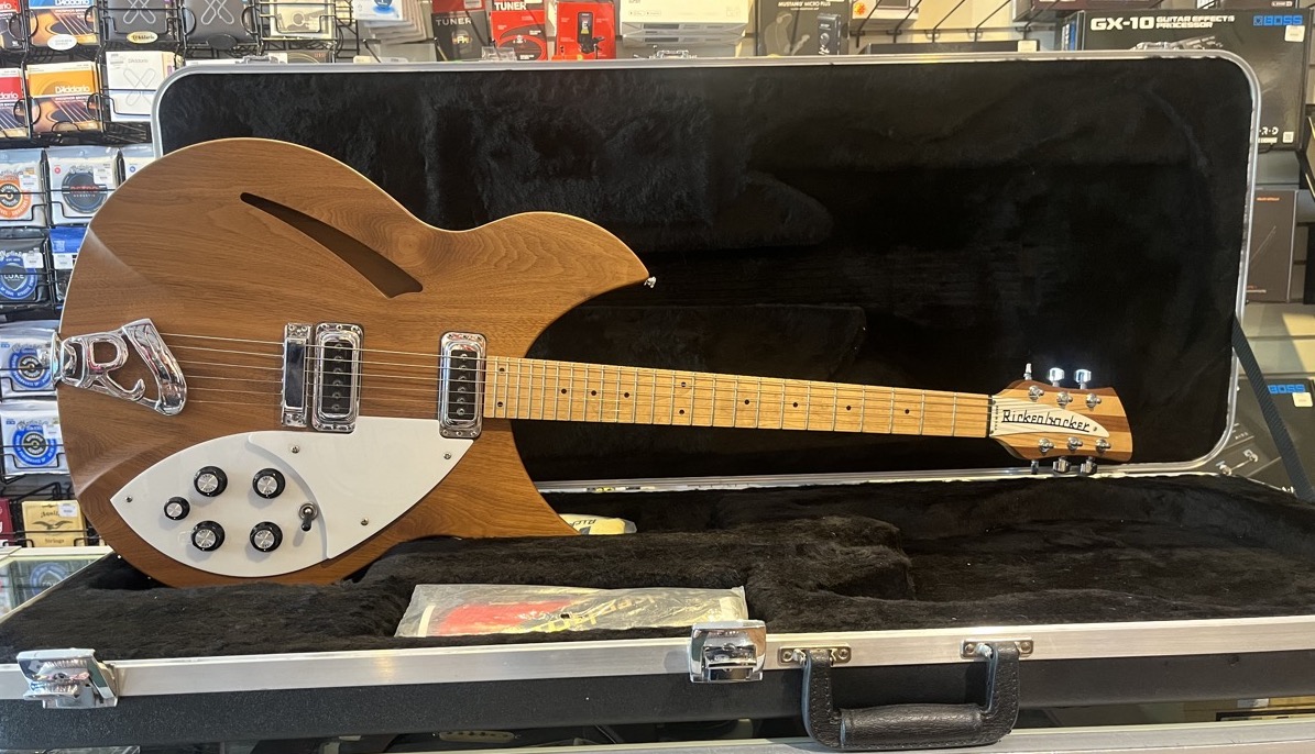 USED Rickenbacker 2014 330 Walnut Maple  …
