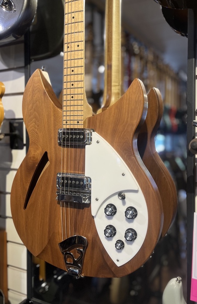 Misc USED Rickenbacker 2014 330 Walnut Maple Neck w/Case - CONSIGNMENT - Used