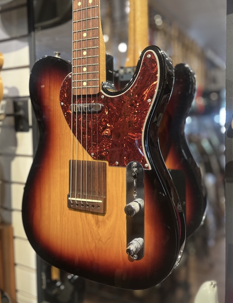 Fender USED Fender 2011 Acoustasonic Telecaster 3 Tone Burst - CONSIGNMENT - Used