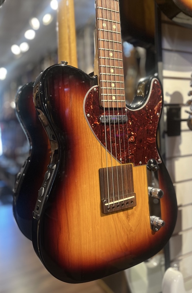 Fender USED Fender 2011 Acoustasonic Telecaster 3 Tone Burst - CONSIGNMENT - Used