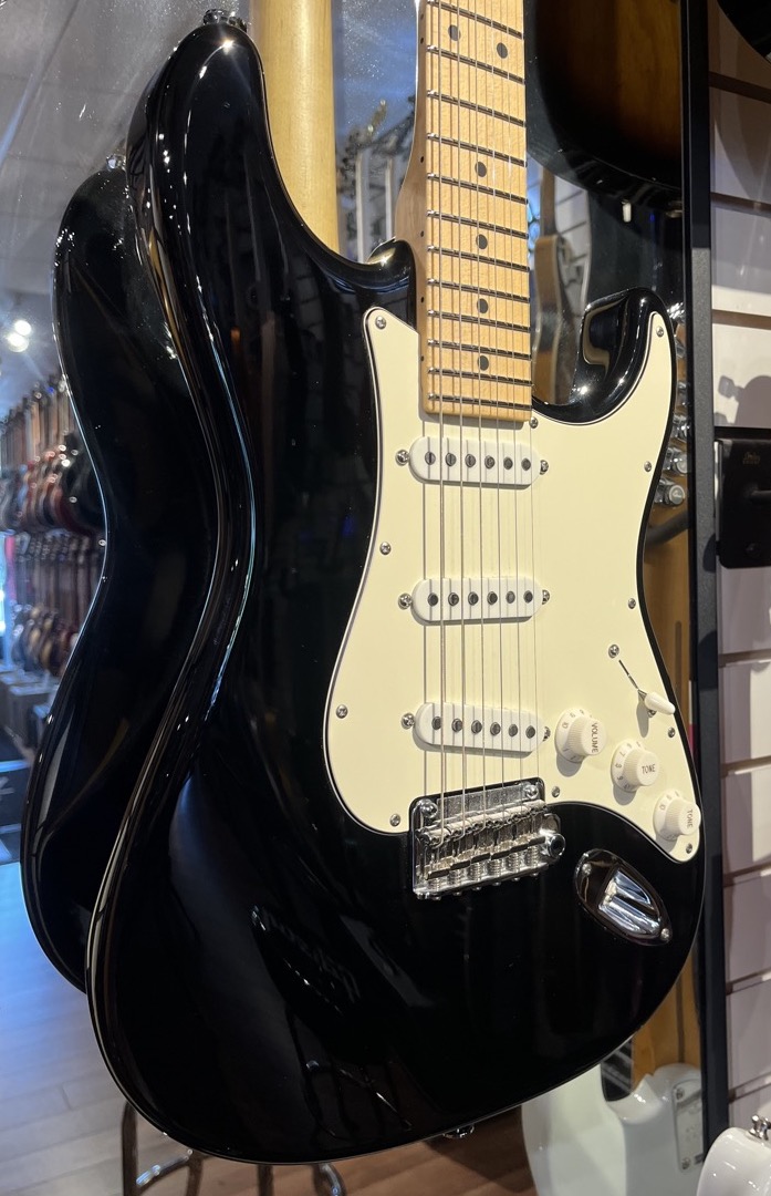 Misc USED Suhr Classic Pro SSS Strat Style w/Bag - CONSIGNMENT - Used