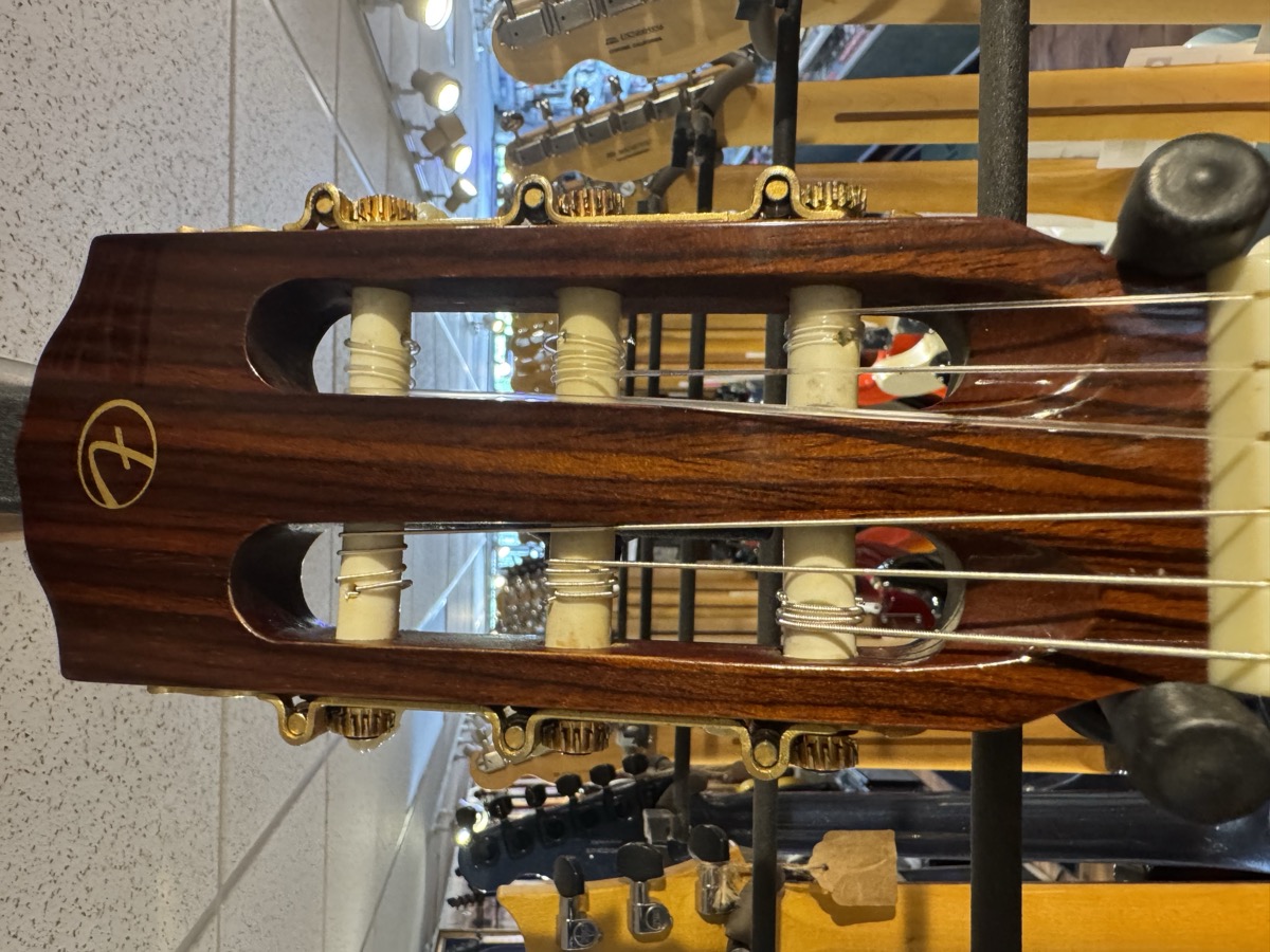 Fender USED Fender CG-24SCE Classical, Solid Cedar Top, Fishman PU, MIK - Used