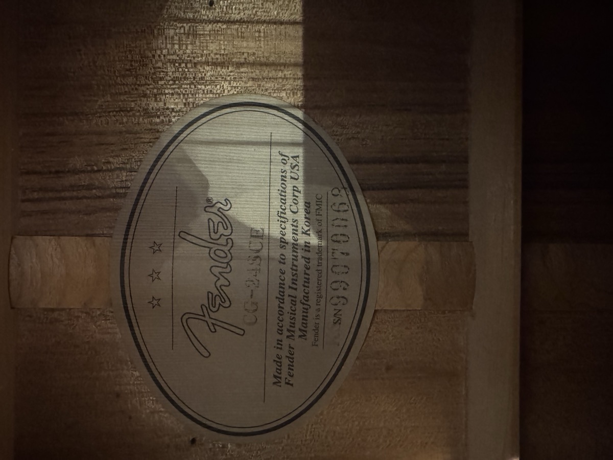 Fender USED Fender CG-24SCE Classical, Solid Cedar Top, Fishman PU, MIK - Used