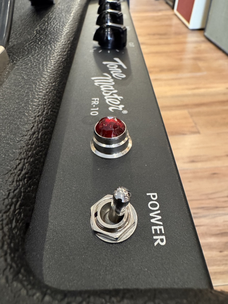 Fender USED Fender Tone Master FR-10 1000w Full Range Powered 10" Speaker - Used