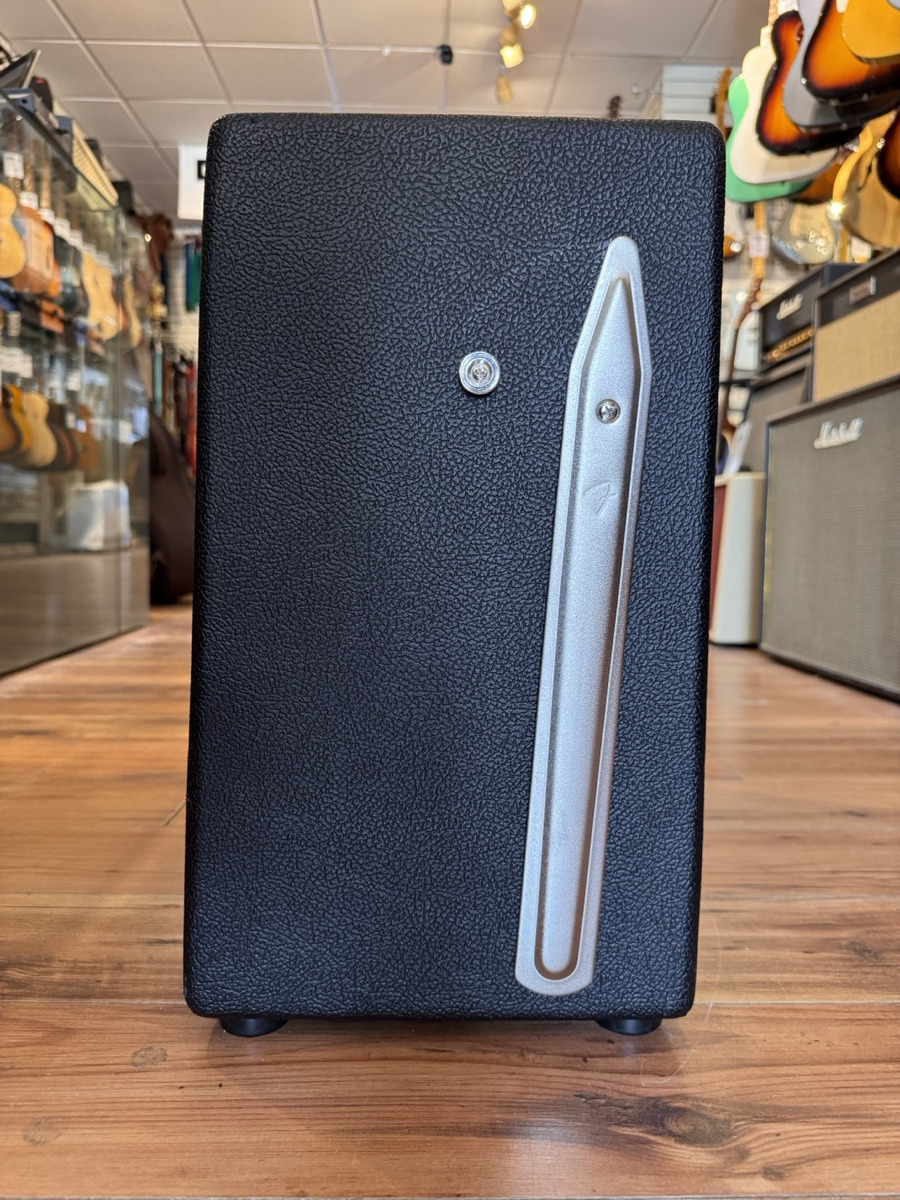 Fender USED Fender Tone Master FR-10 1000w Full Range Powered 10" Speaker - Used