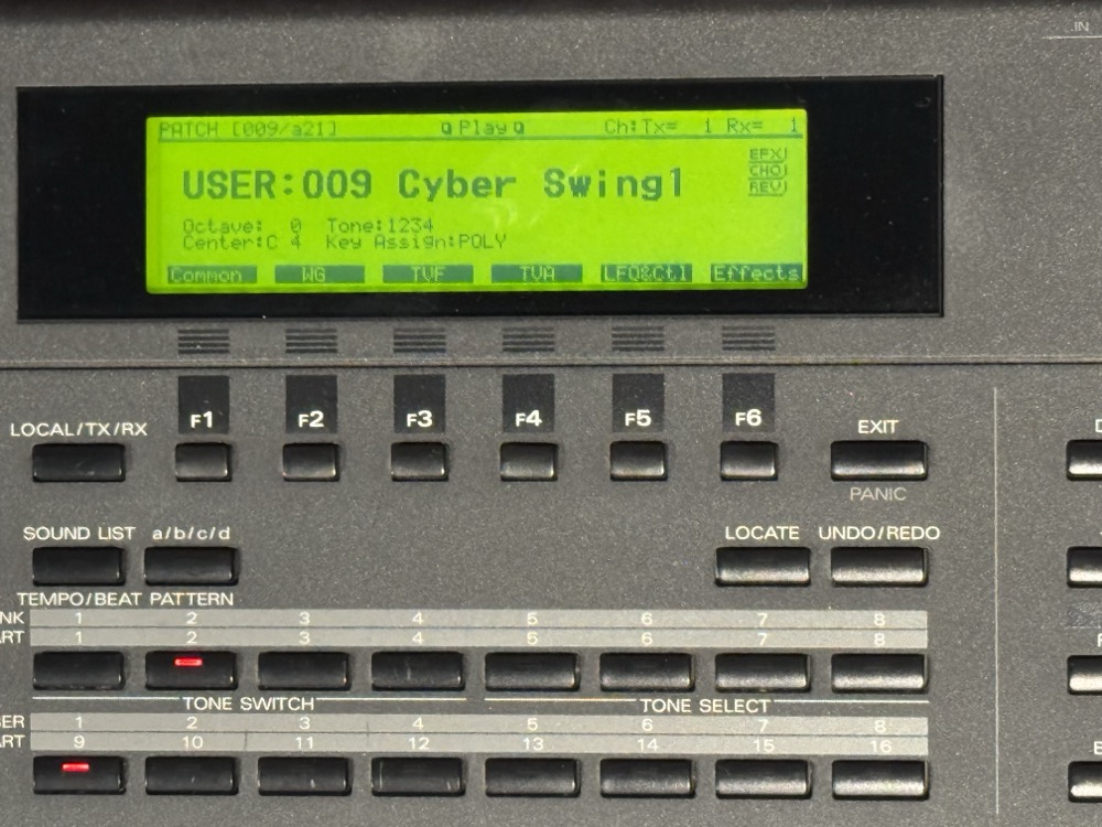 Roland USED Roland XP-80 76 Key Synth, Bag, Fully Serviced, New Battery - CONSIGNMENT - Used