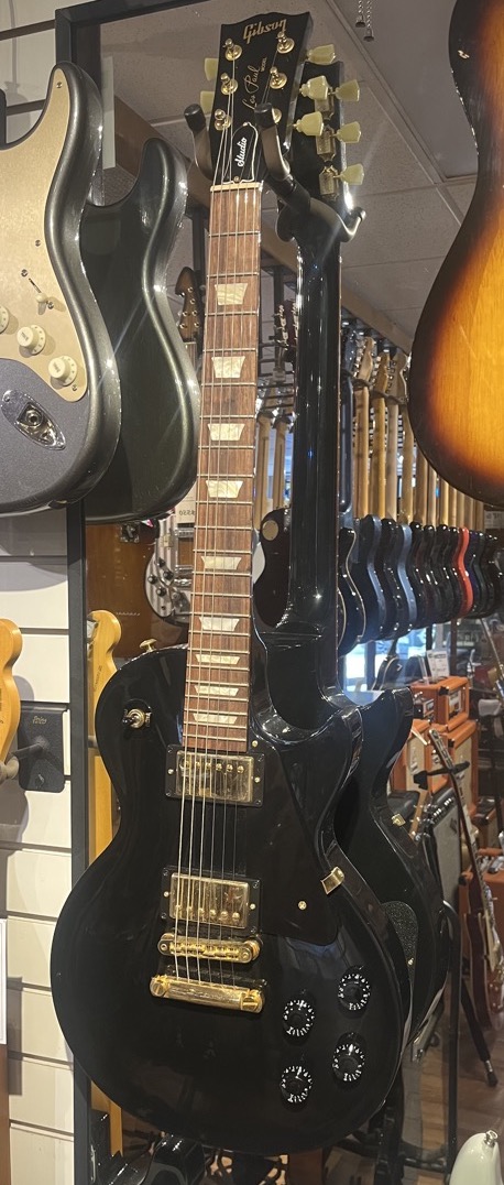 Gibson USED Gibson 2011 Les Paul Studio Ebony w/Case - Used