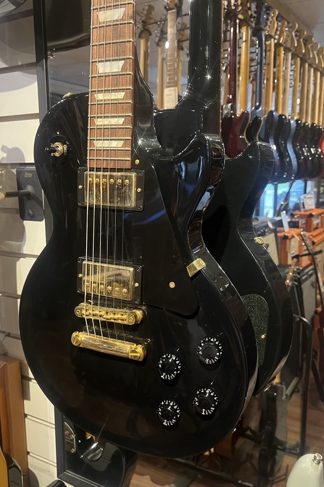 Gibson USED Gibson 2011 Les Paul Studio Ebony w/Case - Used