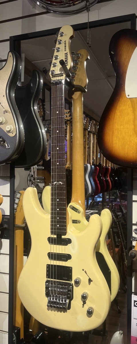 USED Yamaha SE612A Electric Guitar White