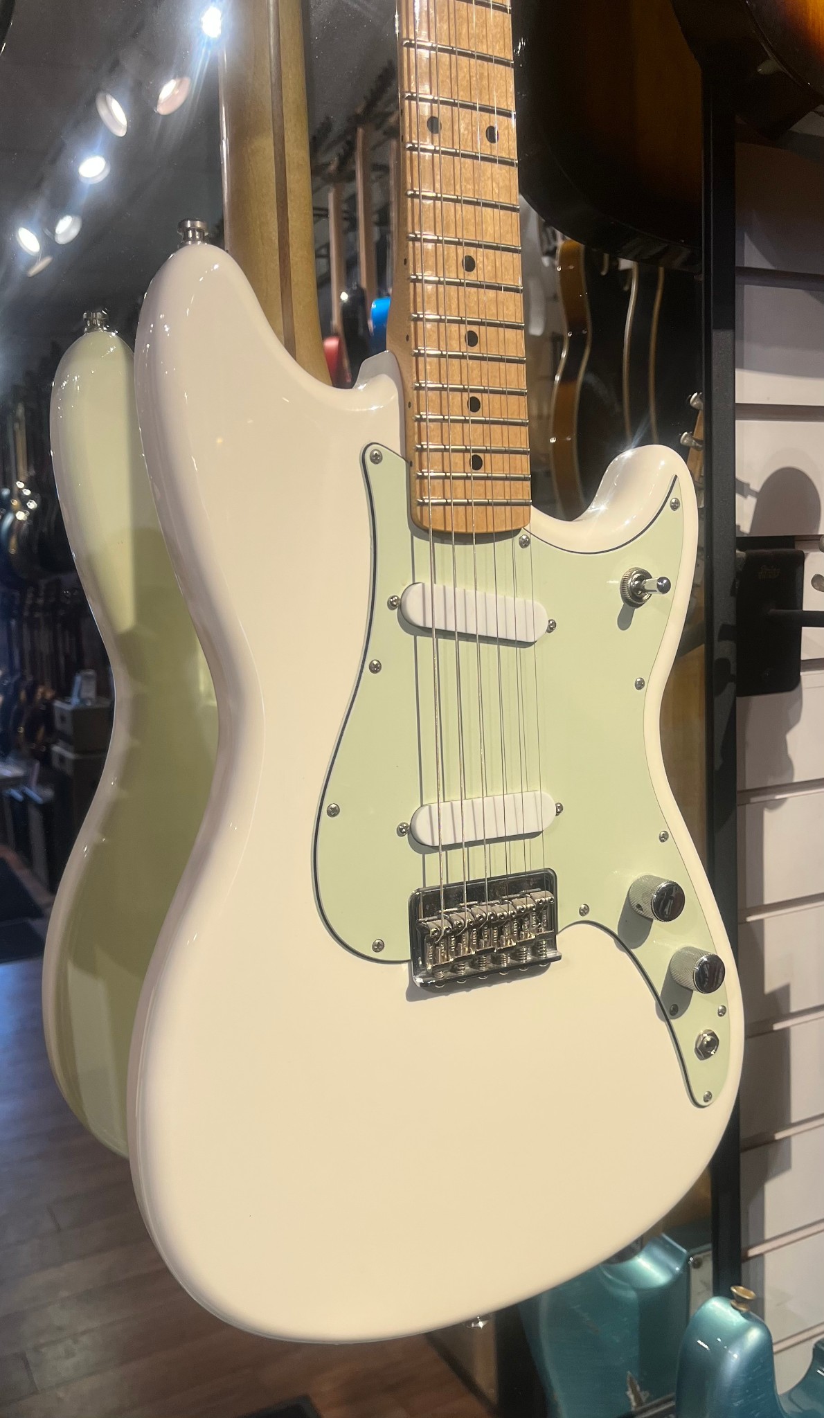 Fender USED Fender 2016 Duo Sonic Player Series Olympic White - Used