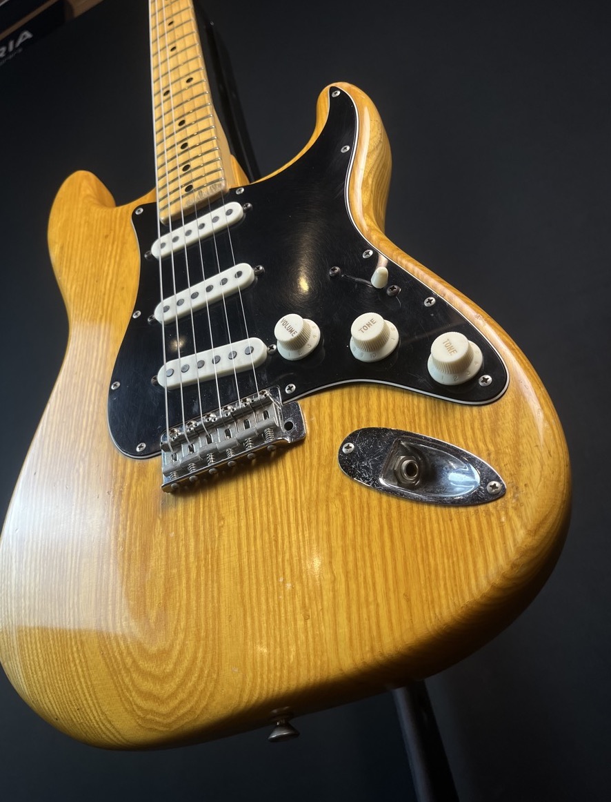 Fender USED Fender 1976 Stratocaster Natural w/case - Used