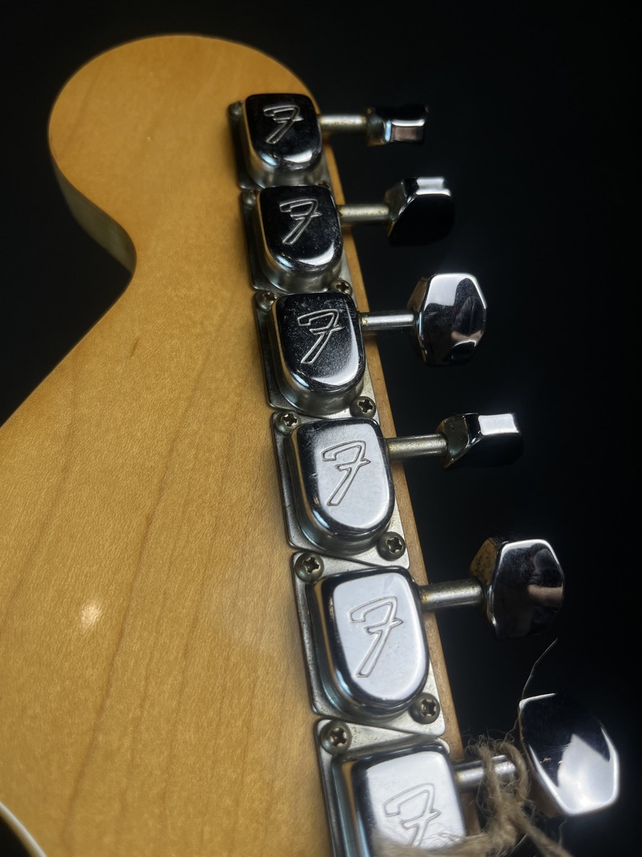 Fender USED Fender 1976 Stratocaster Natural w/case - Used