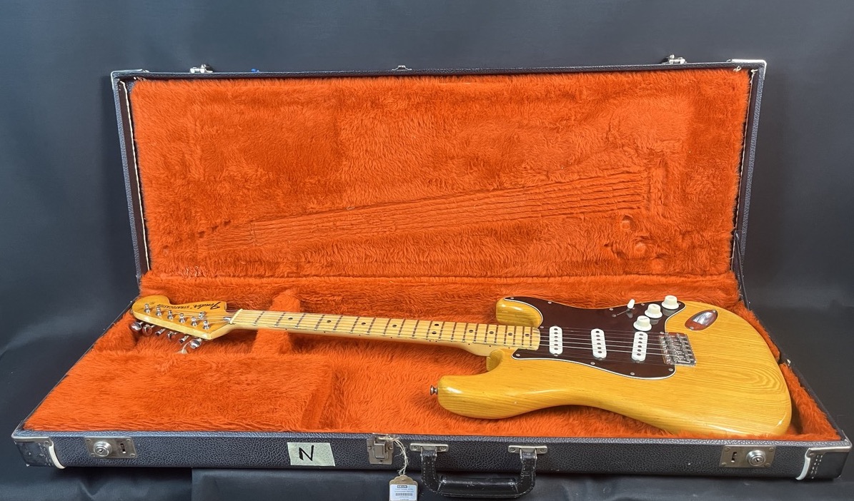 Fender USED Fender 1976 Stratocaster Natural w/case - Used