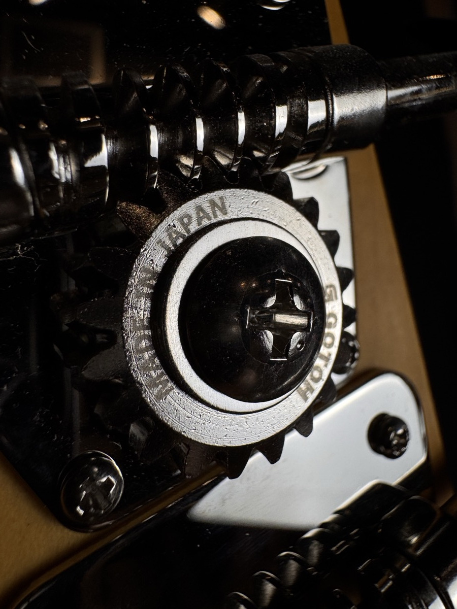 Fender USED Fender American Professional Classic Jazz Bass In Firemist Gold - Basses