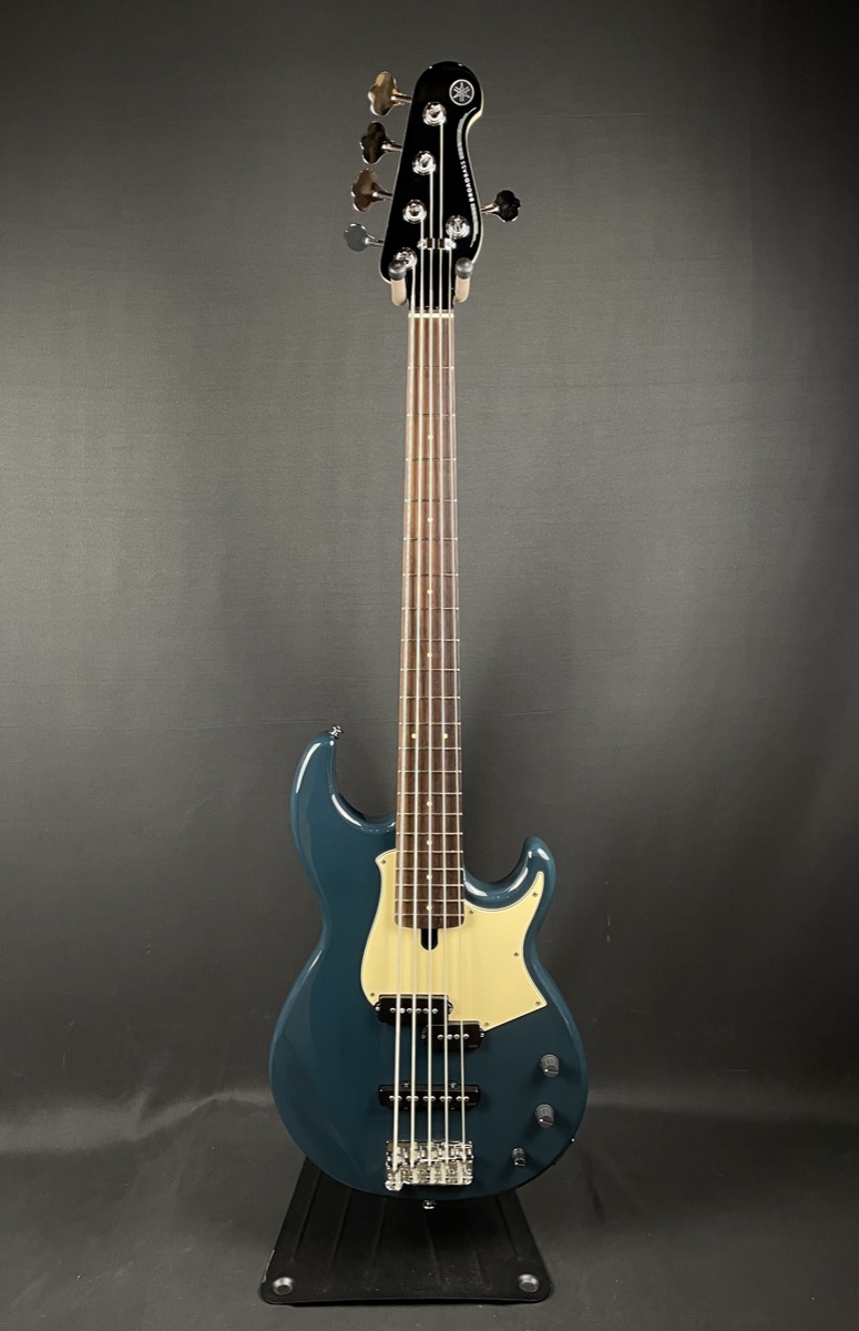 USED Yamaha BB425 5 String Bass In Teal Blue