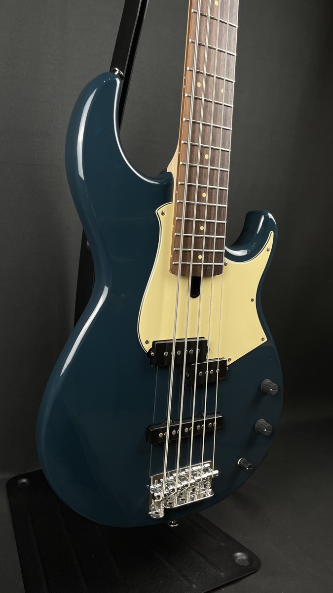 Yamaha USED Yamaha BB425 5 String Bass In Teal Blue - Used
