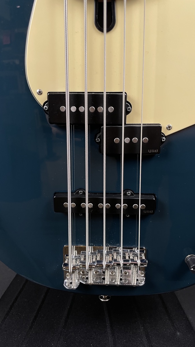 Yamaha USED Yamaha BB425 5 String Bass In Teal Blue - Used