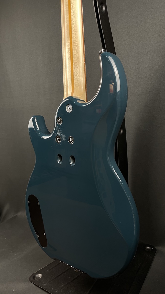 Yamaha USED Yamaha BB425 5 String Bass In Teal Blue - Used