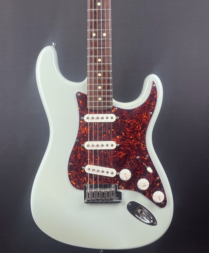Fender USED Fender 2002 American Stratocaster w/Hardshell Case - CONSIGNMENT - Used
