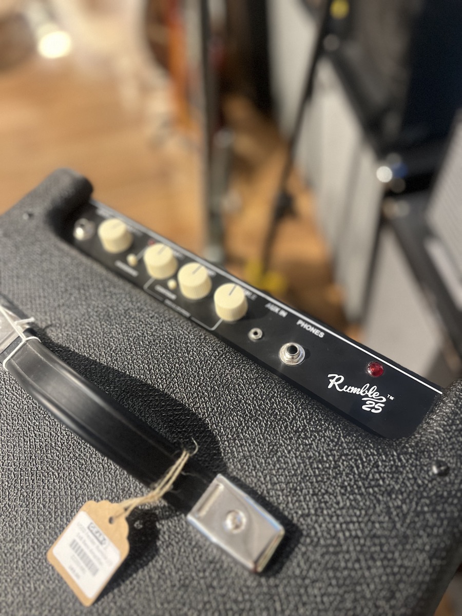 Fender USED Fender Rumble 25 1x8 Bass Amplifier - Used