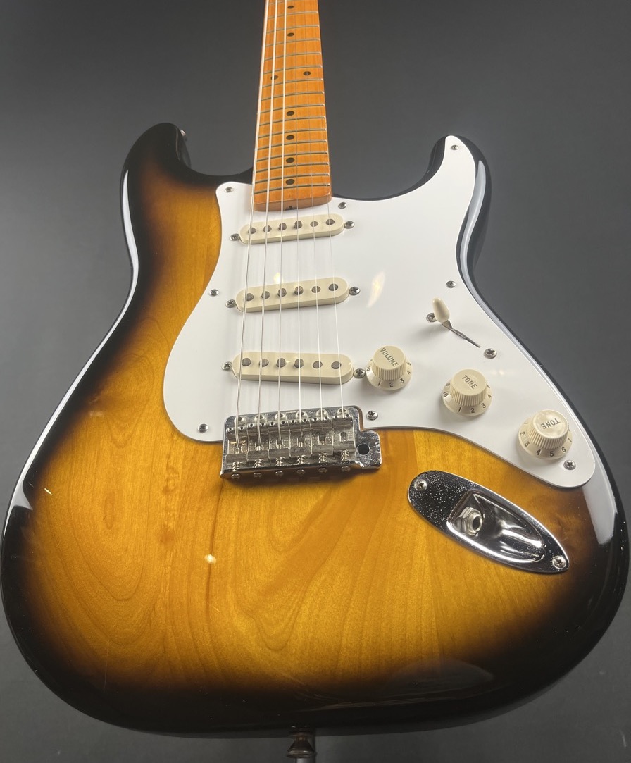 Fender USED Fender Classic Series 50's Stratocaster 2 Tone Sunburst MIM w/Gigbag - Used
