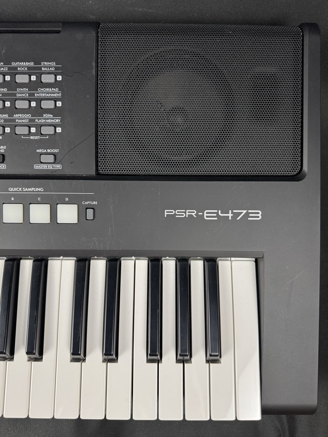Yamaha USED Yamaha PSR-E473 61 Key Portable Arranger Keyboard With Controls - Used
