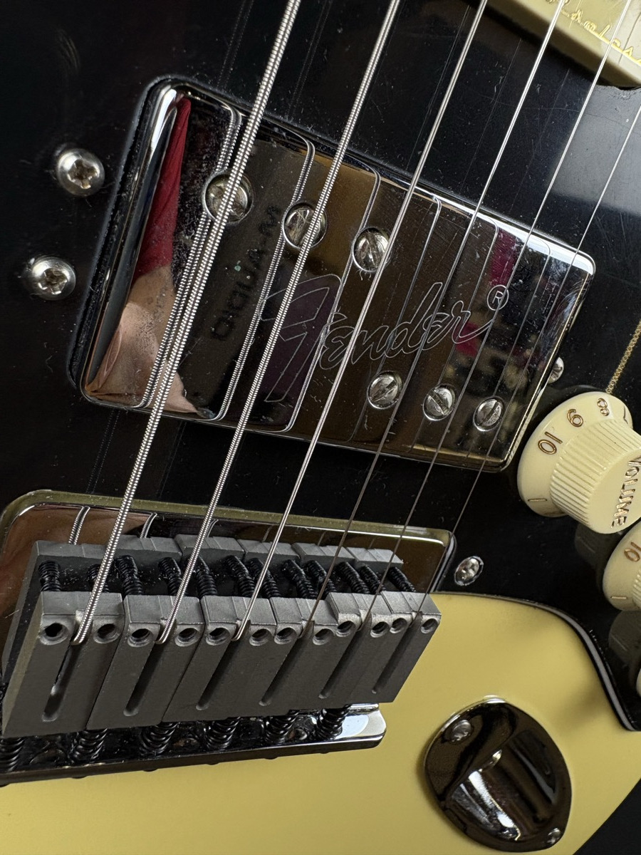 Fender USED Fender Player Plus HSS Hardtail Limited Strat In Buttercream - Used