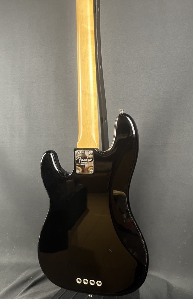 Fender USED Fender 2016 American Standard P-Bass Black w/case - CONSIGNMENT - Used