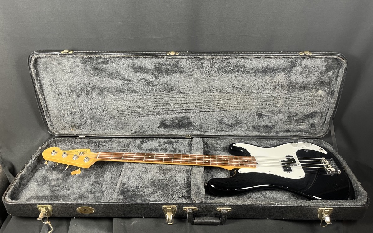 Fender USED Fender 2016 American Standard P-Bass Black w/case - CONSIGNMENT - Used