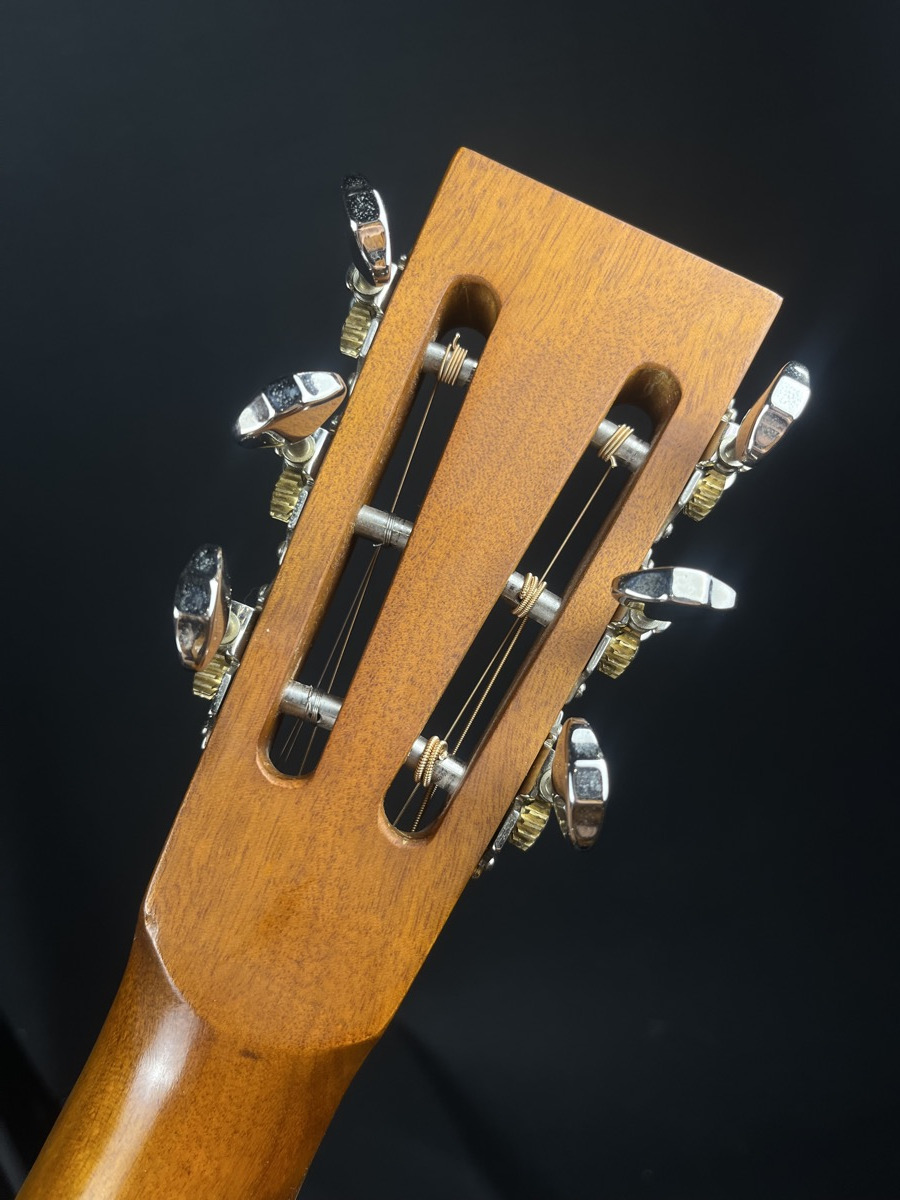 Misc USED Republic Short Scale 12 fret Resophonic Metal Body w/Bag - Used