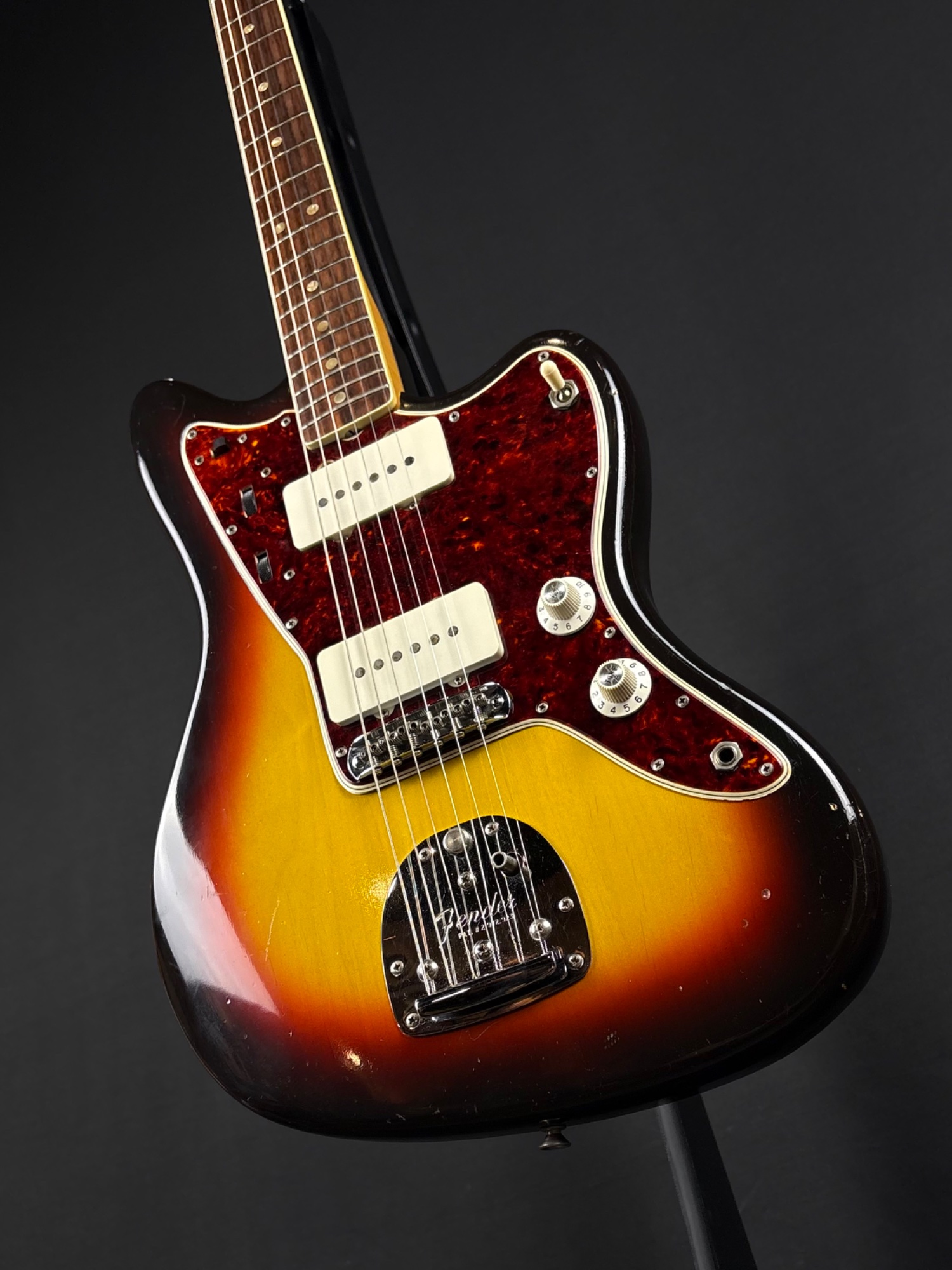 Fender USED 1966 Fender Jazzmaster, 3 Tone Sunburst, OHSC - CONSIGNMENT - Used